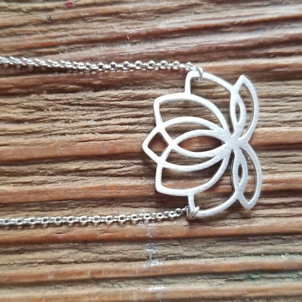 Silver lotus necklace